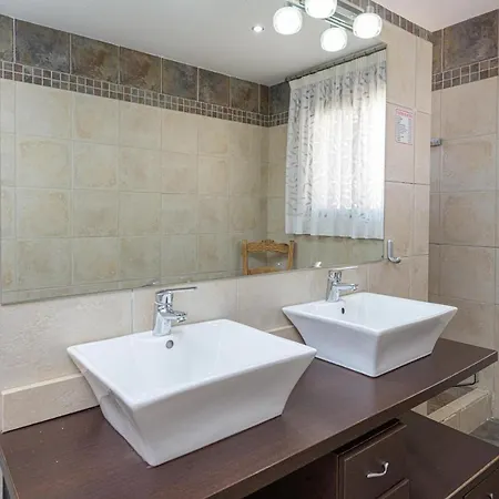 Lina Эстепона