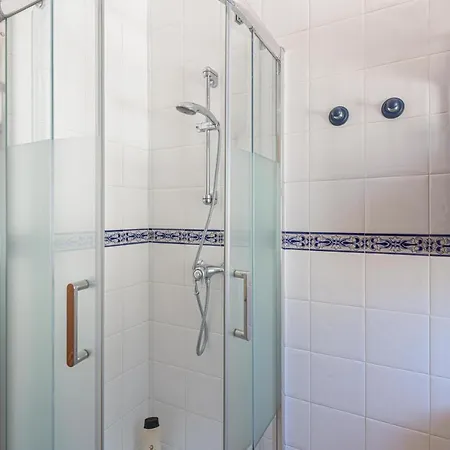 Lina Вилла Эстепона